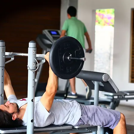 كوستا فاريليا سبيشيال كلاس بودروم غوندوغان